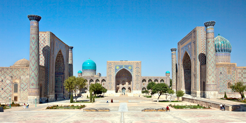 In dieser Stadt gibt es der achte Weltwunder- der Registan Platz